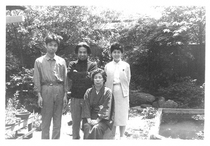 Tovu(younger) Toshiko(elder) Kumiko Kakuko(mother)